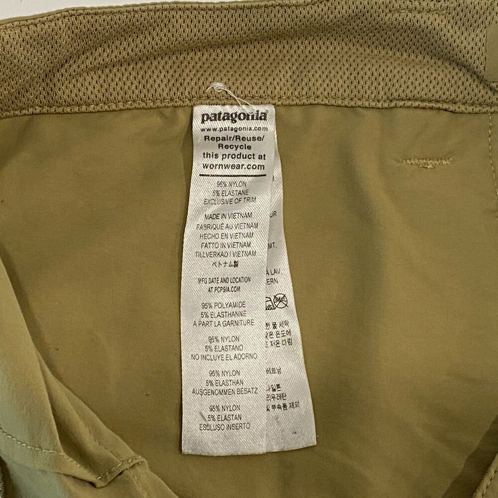 Patagonia Cargo Pockets Mens Size 36 Nylon Khaki Hiking Fishing Quick Dry - Picture 4 of 7